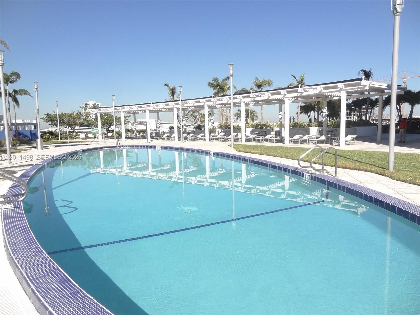 BLUE CONDO - Residential