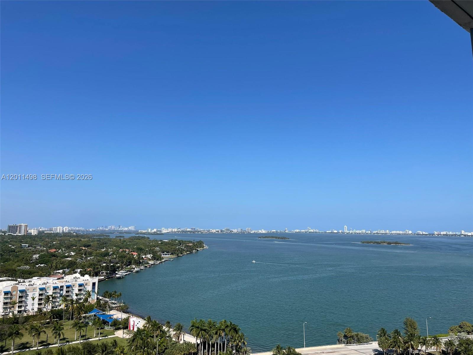 BLUE CONDO - Residential