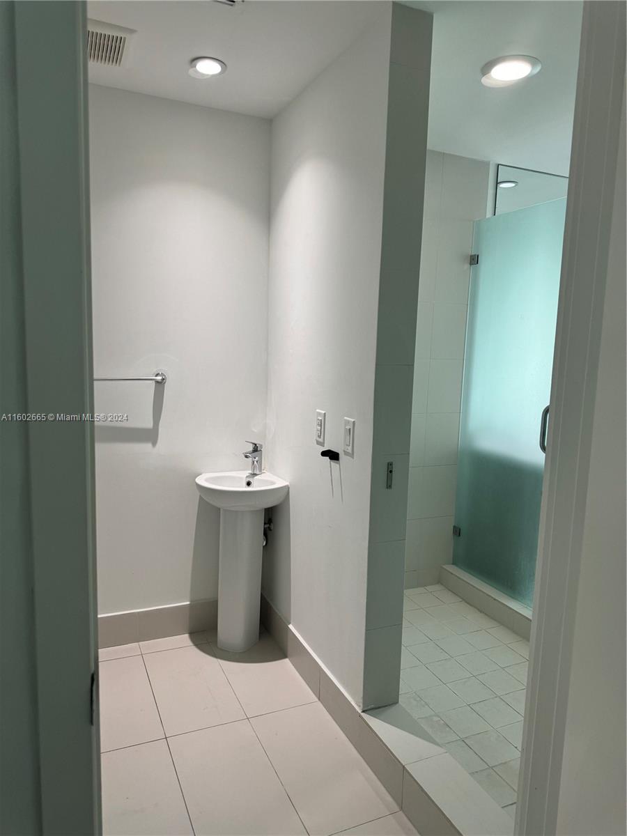 PARAISO BAYVIEWS CONDO - Residential