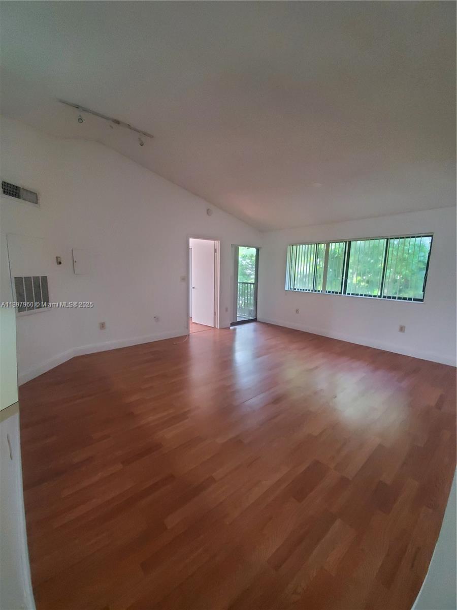 MARINA OAKS CONDO - Residential Lease