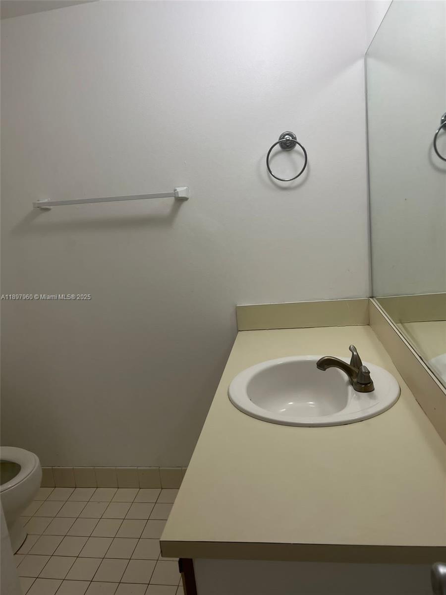 MARINA OAKS CONDO - Residential Lease