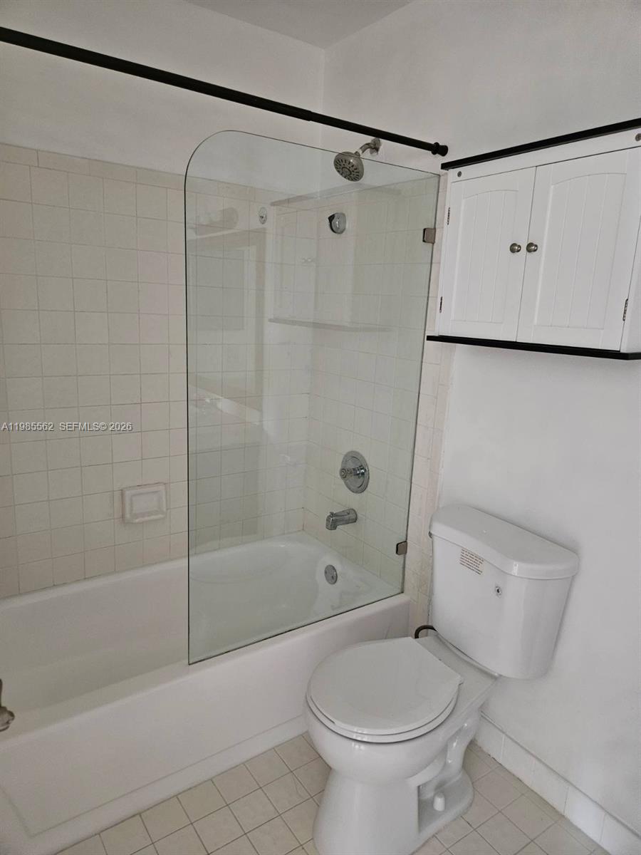 WESTWIND LAKES GARDEN HOM - Residential Lease