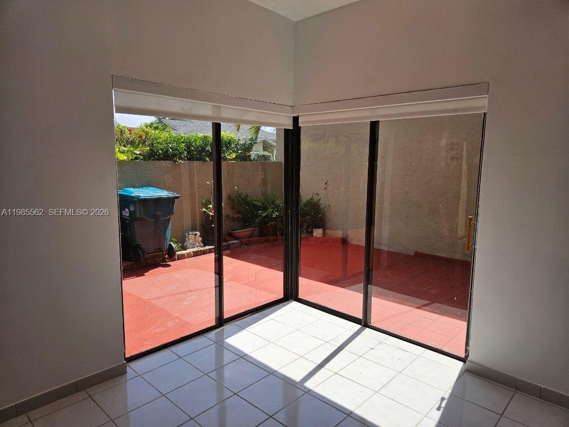 WESTWIND LAKES GARDEN HOM - Residential Lease