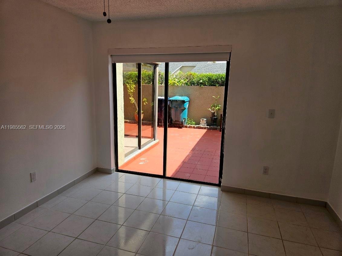 WESTWIND LAKES GARDEN HOM - Residential Lease