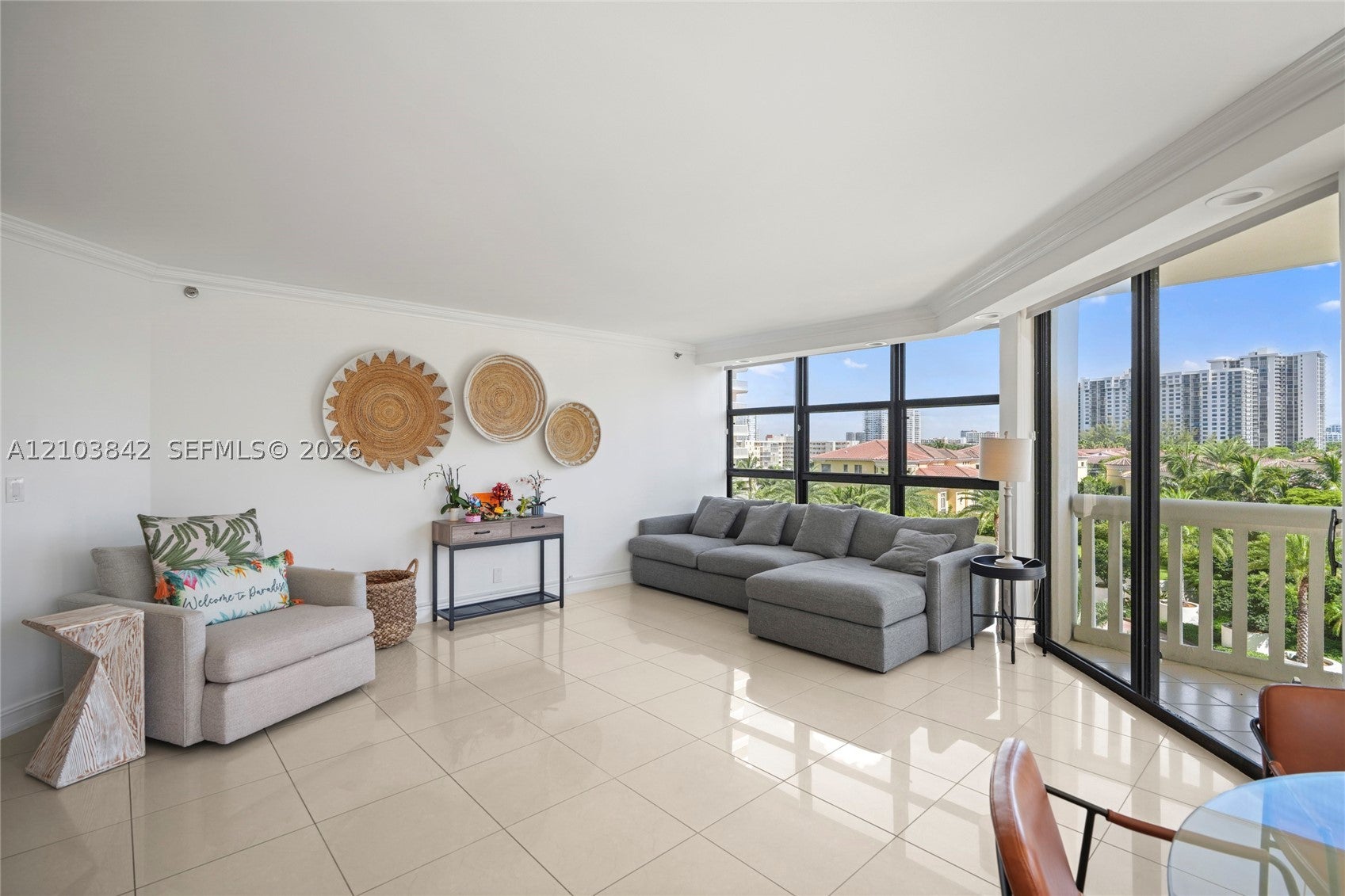 Properties 3 1000 W Island Blvd 504