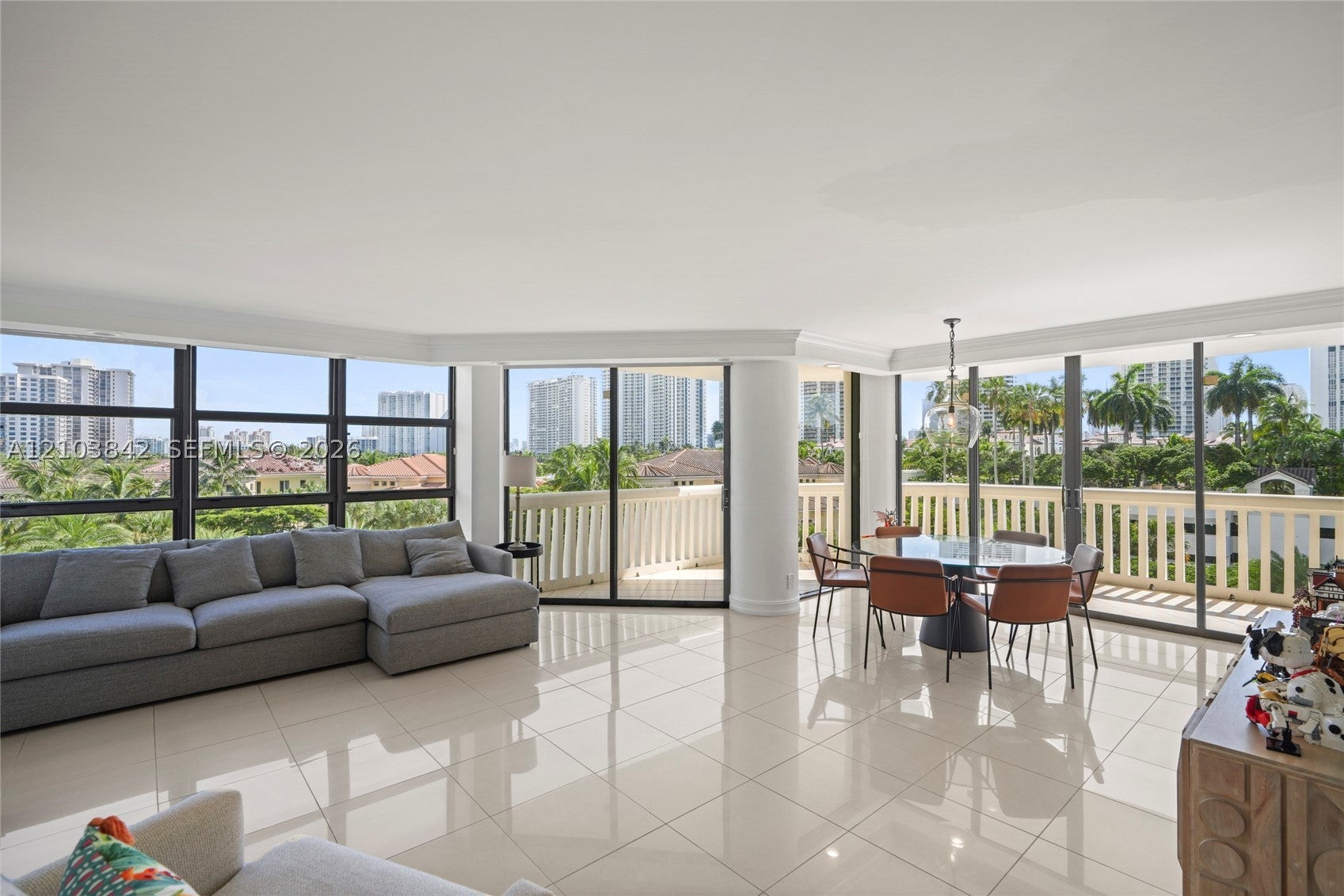 Properties 1 1000 W Island Blvd 504