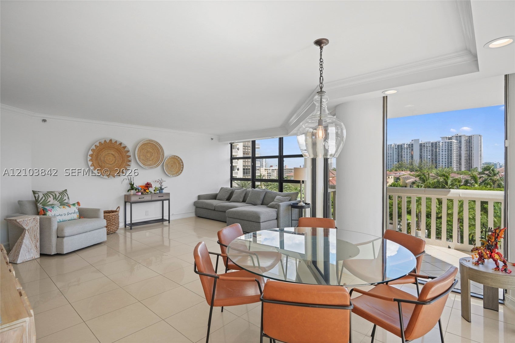 Properties 4 1000 W Island Blvd 504