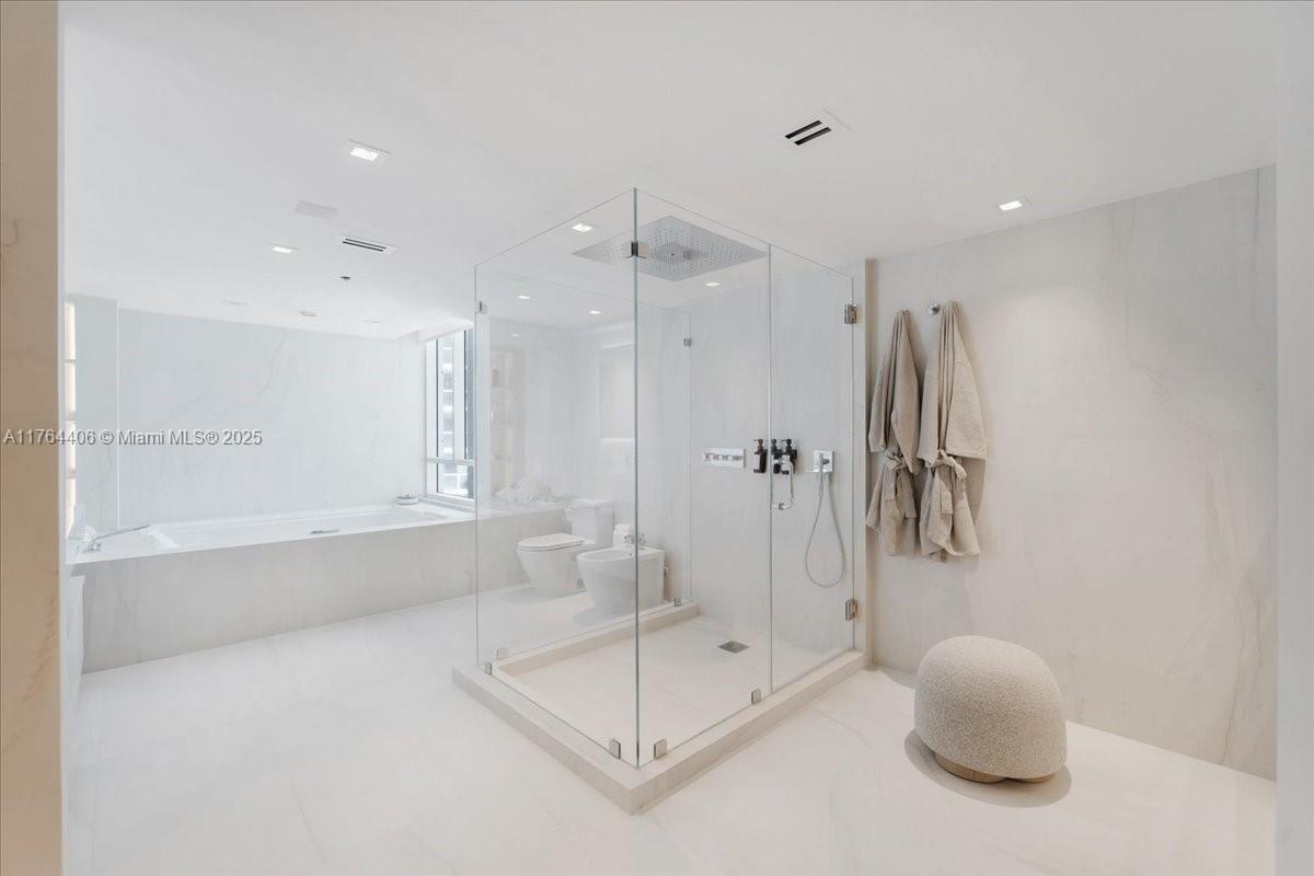 BRISTOL TOWER CONDO - Residential