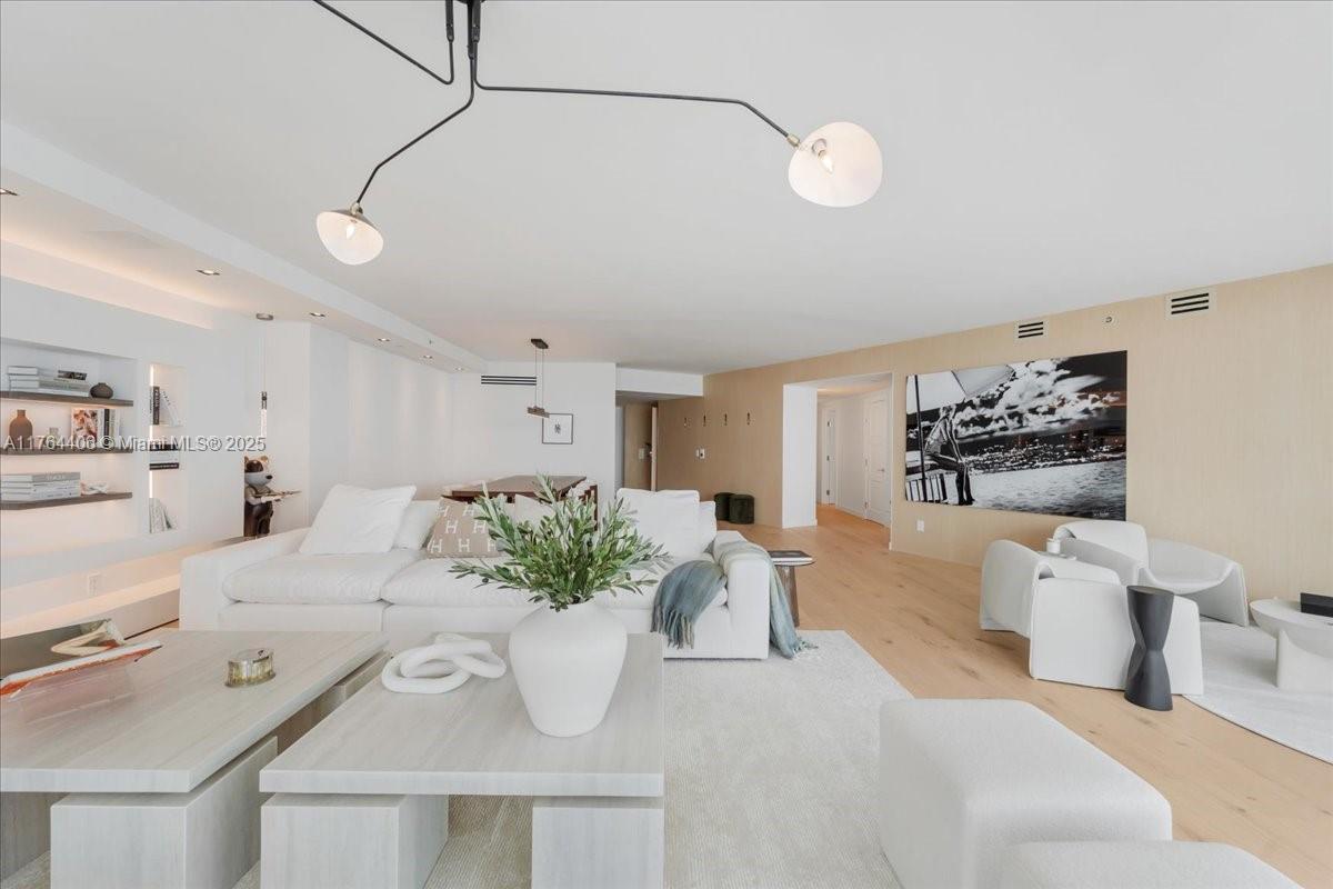 BRISTOL TOWER CONDO - Residential