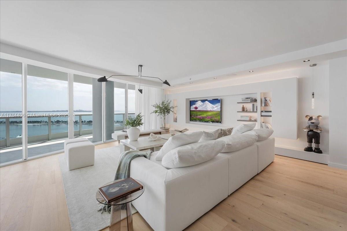 BRISTOL TOWER CONDO - Residential