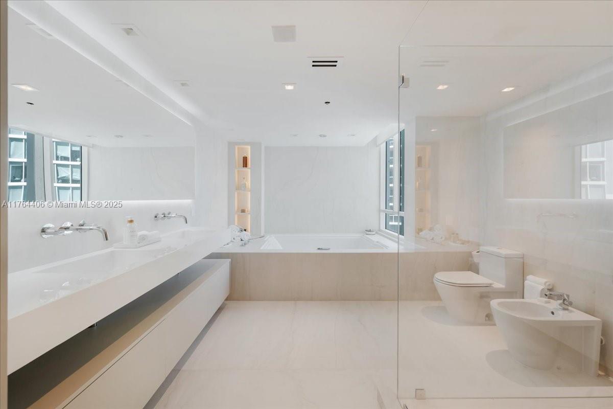 BRISTOL TOWER CONDO - Residential