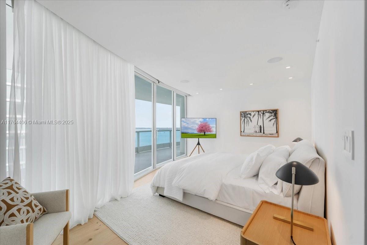 BRISTOL TOWER CONDO - Residential