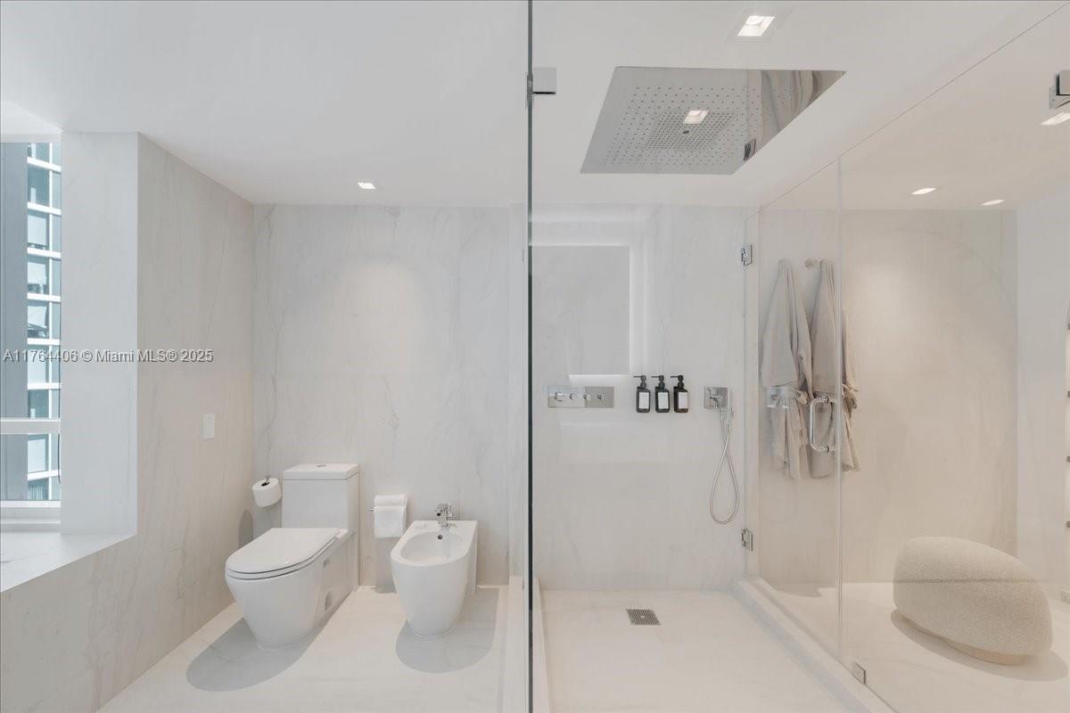 BRISTOL TOWER CONDO - Residential