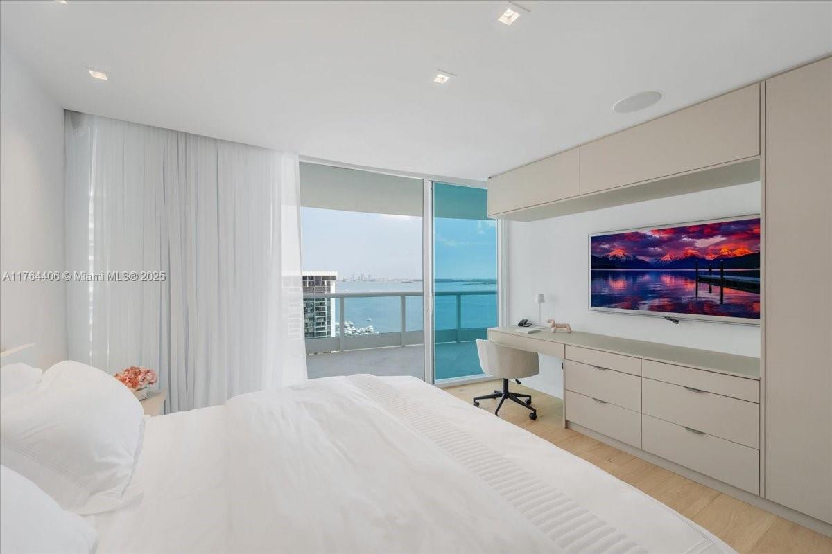 BRISTOL TOWER CONDO - Residential