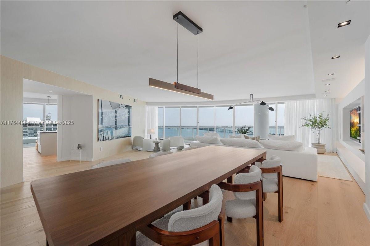 BRISTOL TOWER CONDO - Residential