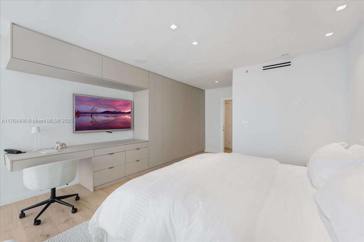 BRISTOL TOWER CONDO - Residential