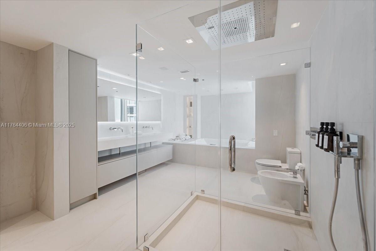 BRISTOL TOWER CONDO - Residential