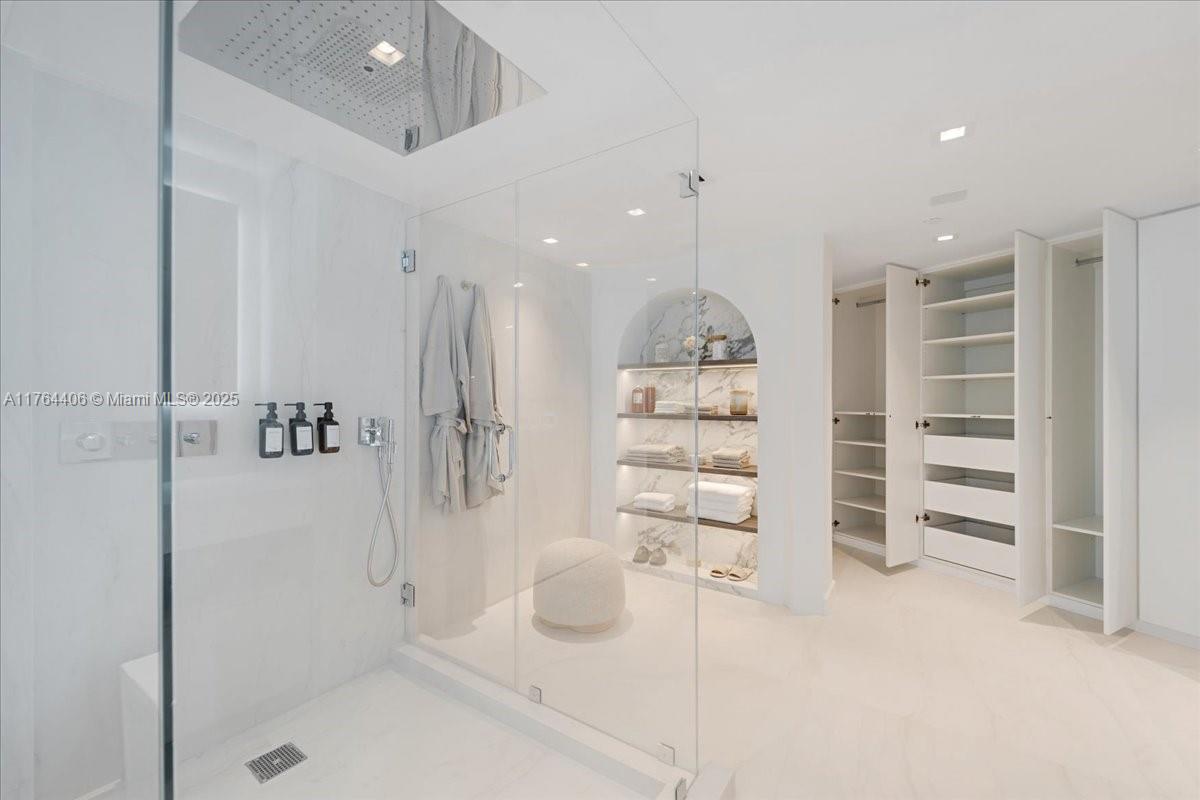 BRISTOL TOWER CONDO - Residential