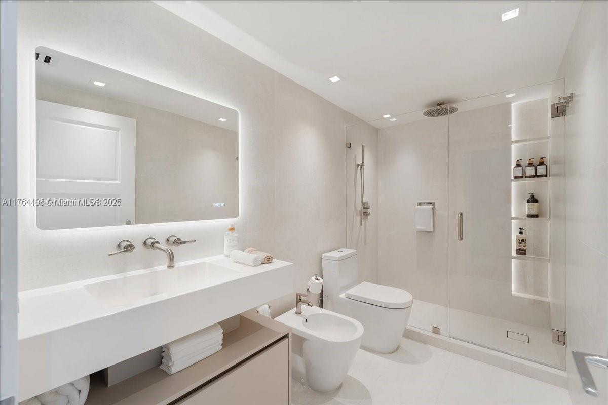 BRISTOL TOWER CONDO - Residential