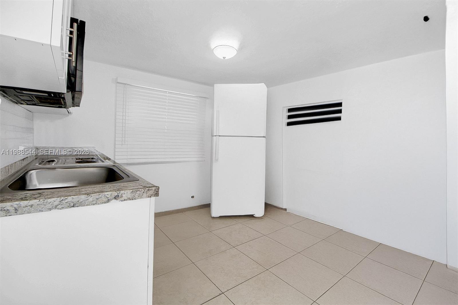 AMD PL OF TROPICS - Residential