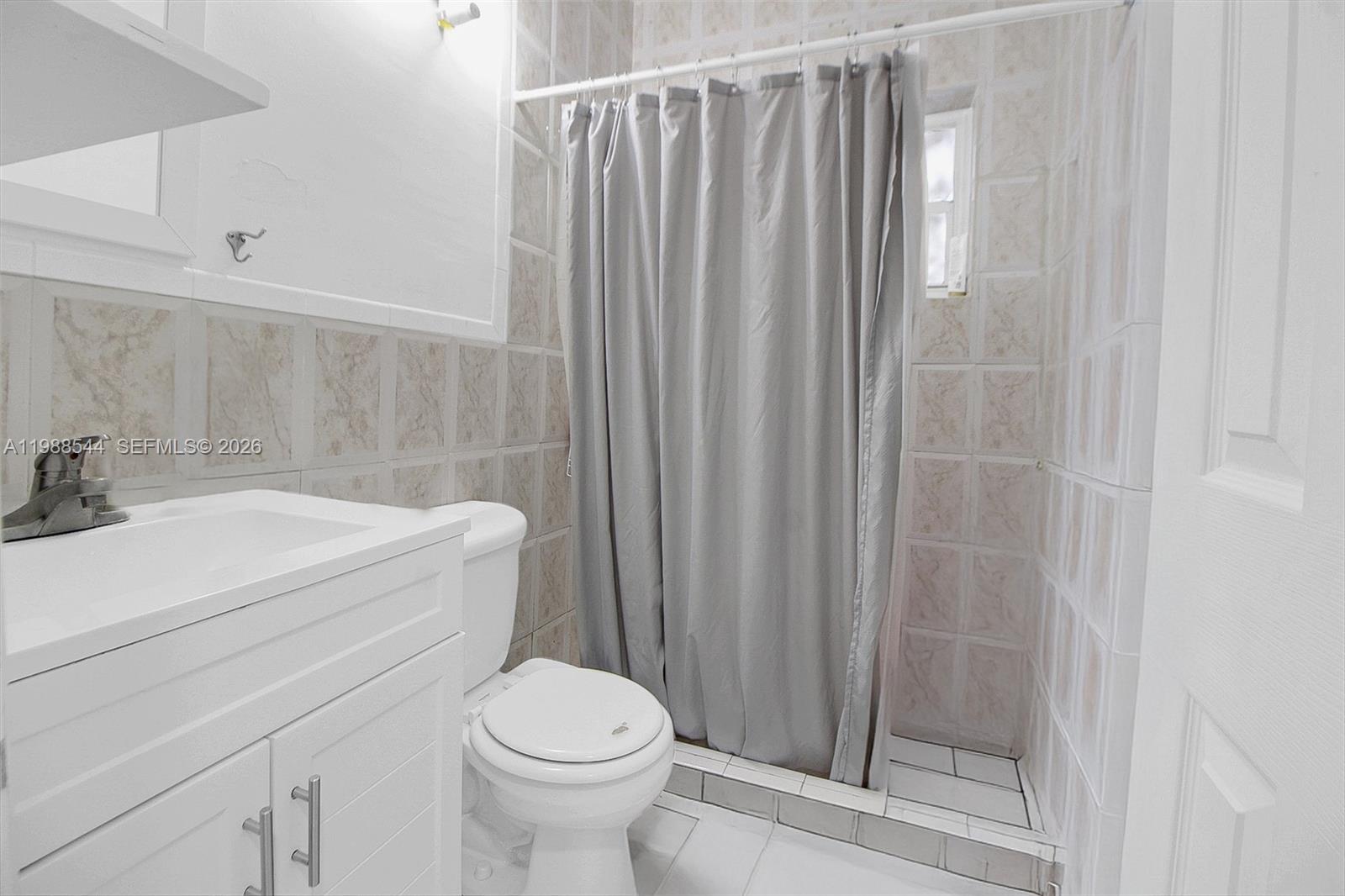 AMD PL OF TROPICS - Residential