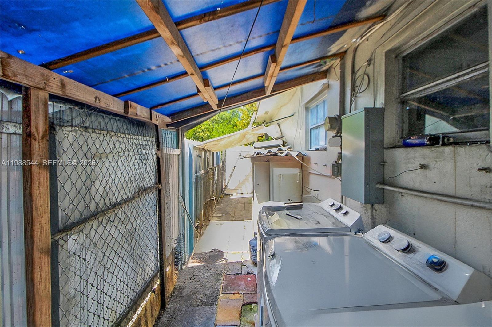 AMD PL OF TROPICS - Residential