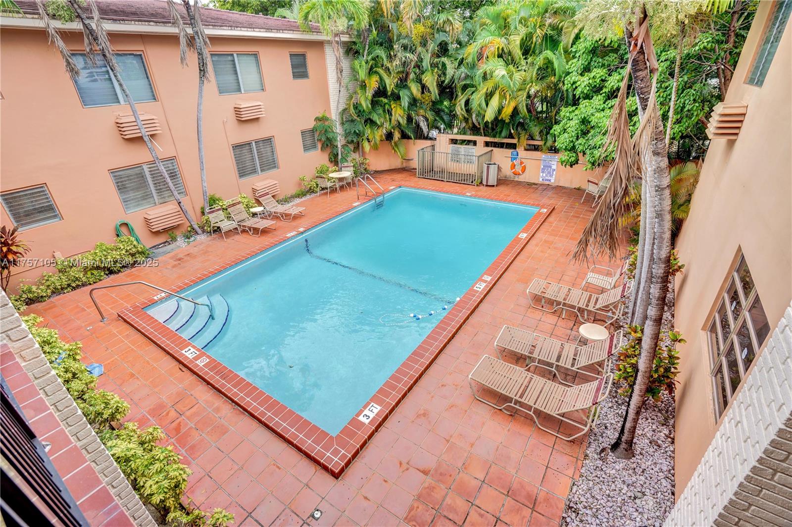 218 Santillane Ave 8, Coral Gables, Broward County, Florida - 1 Bedrooms  
2 Bathrooms - 
