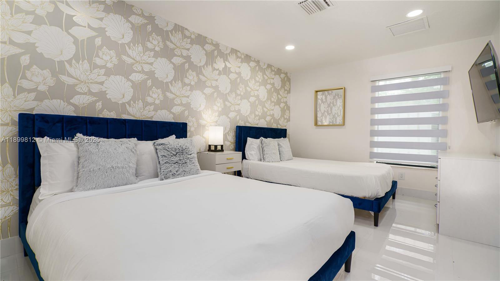 CHAMBERS LAND CO SUB NE1/ - Residential Lease