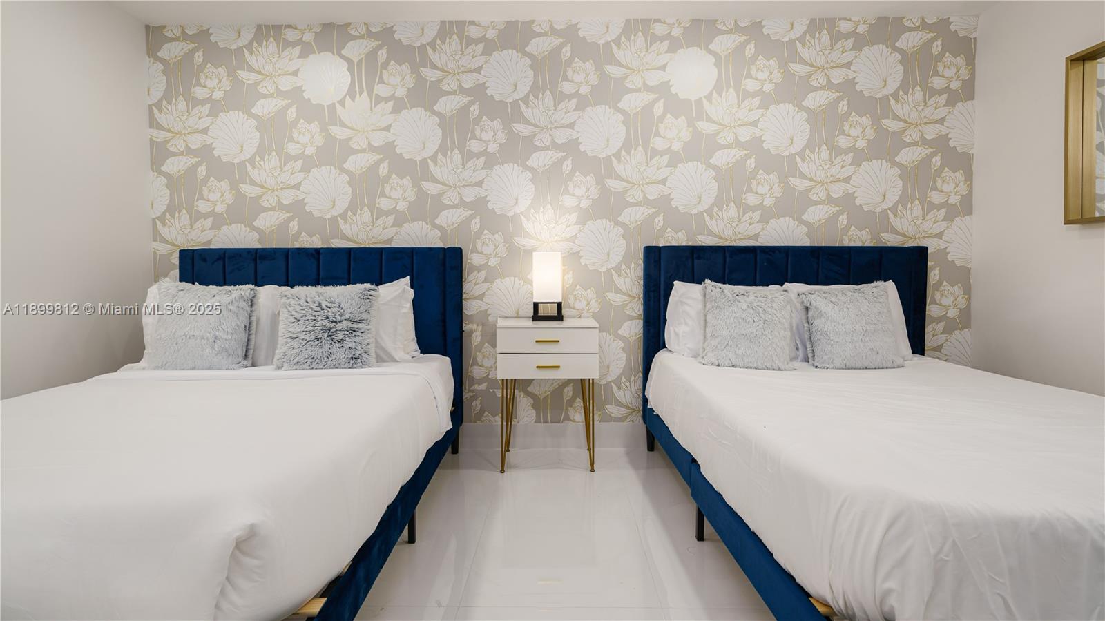 CHAMBERS LAND CO SUB NE1/ - Residential Lease