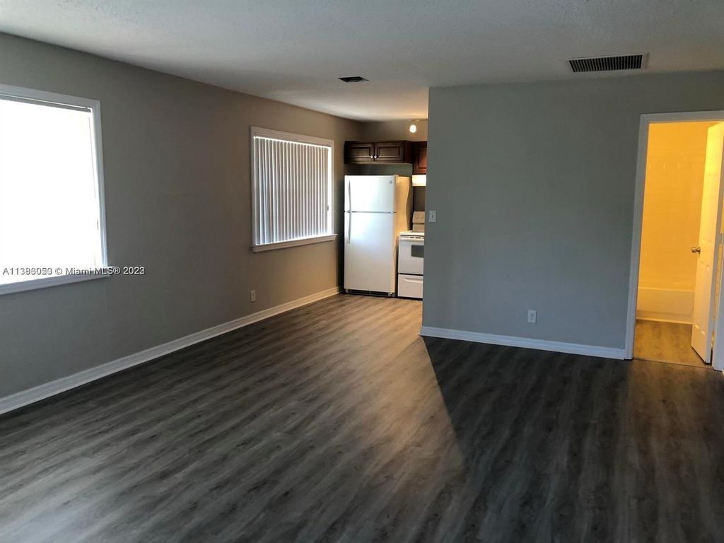 Photo of 584 Holly Dr #A, Palm Beach Gardens, FL 33410 (MLS # A11383053)