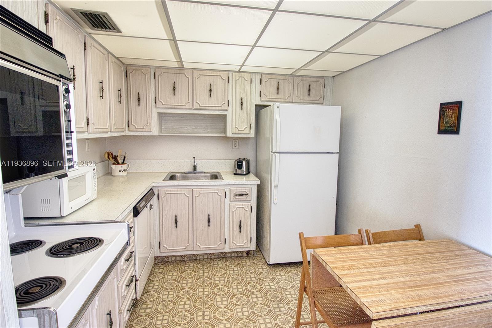 STANTON HOUSE CONDO - Residential