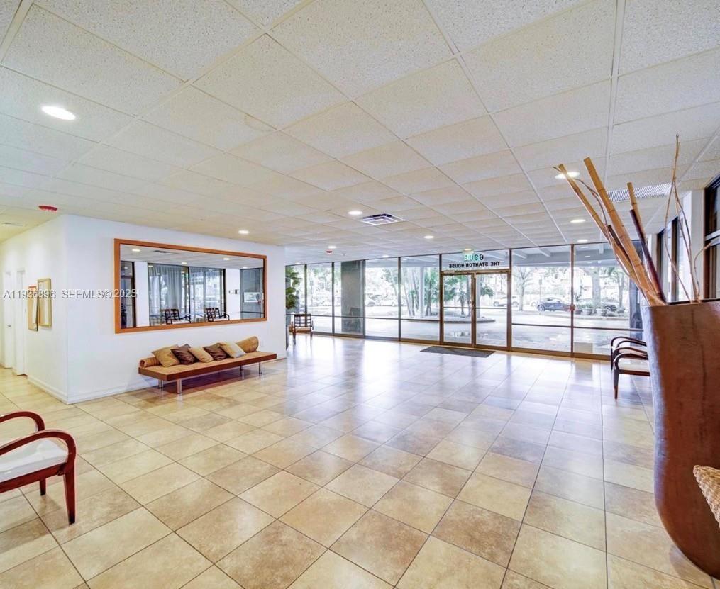 STANTON HOUSE CONDO - Residential