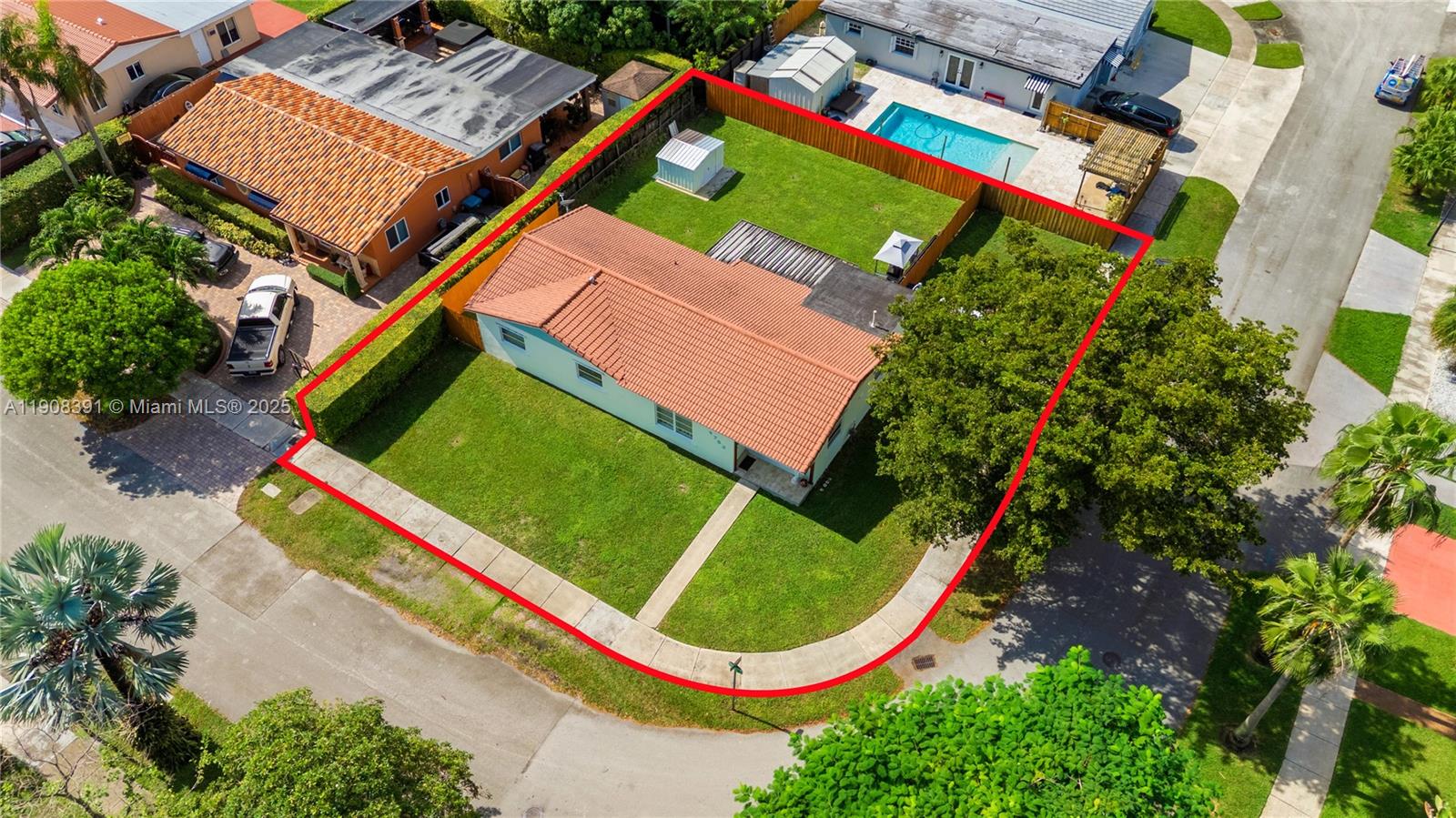 ROYALE GREEN SEC 2 - Residential