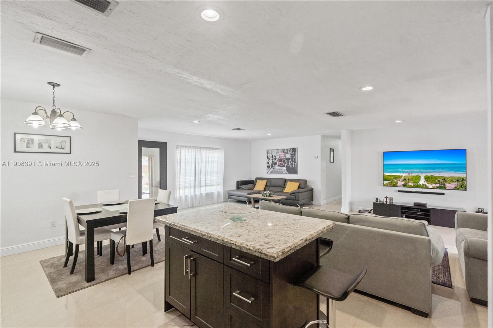 ROYALE GREEN SEC 2 - Residential