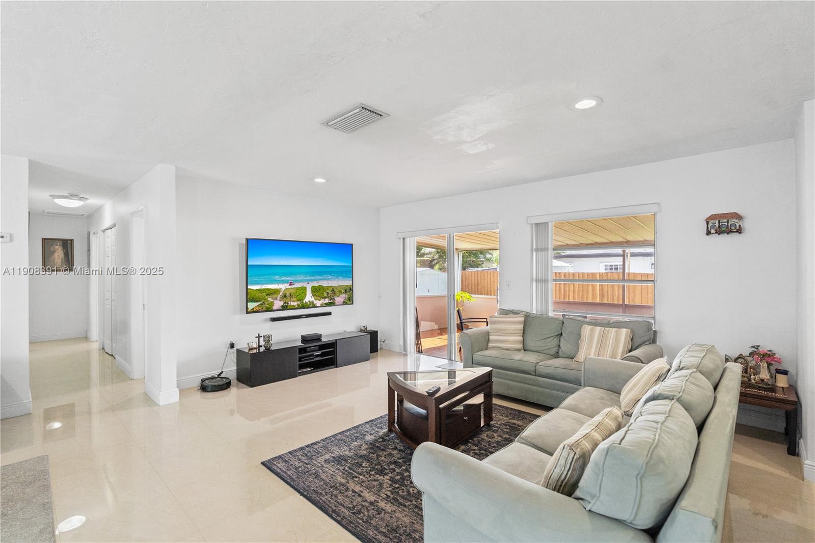 ROYALE GREEN SEC 2 - Residential