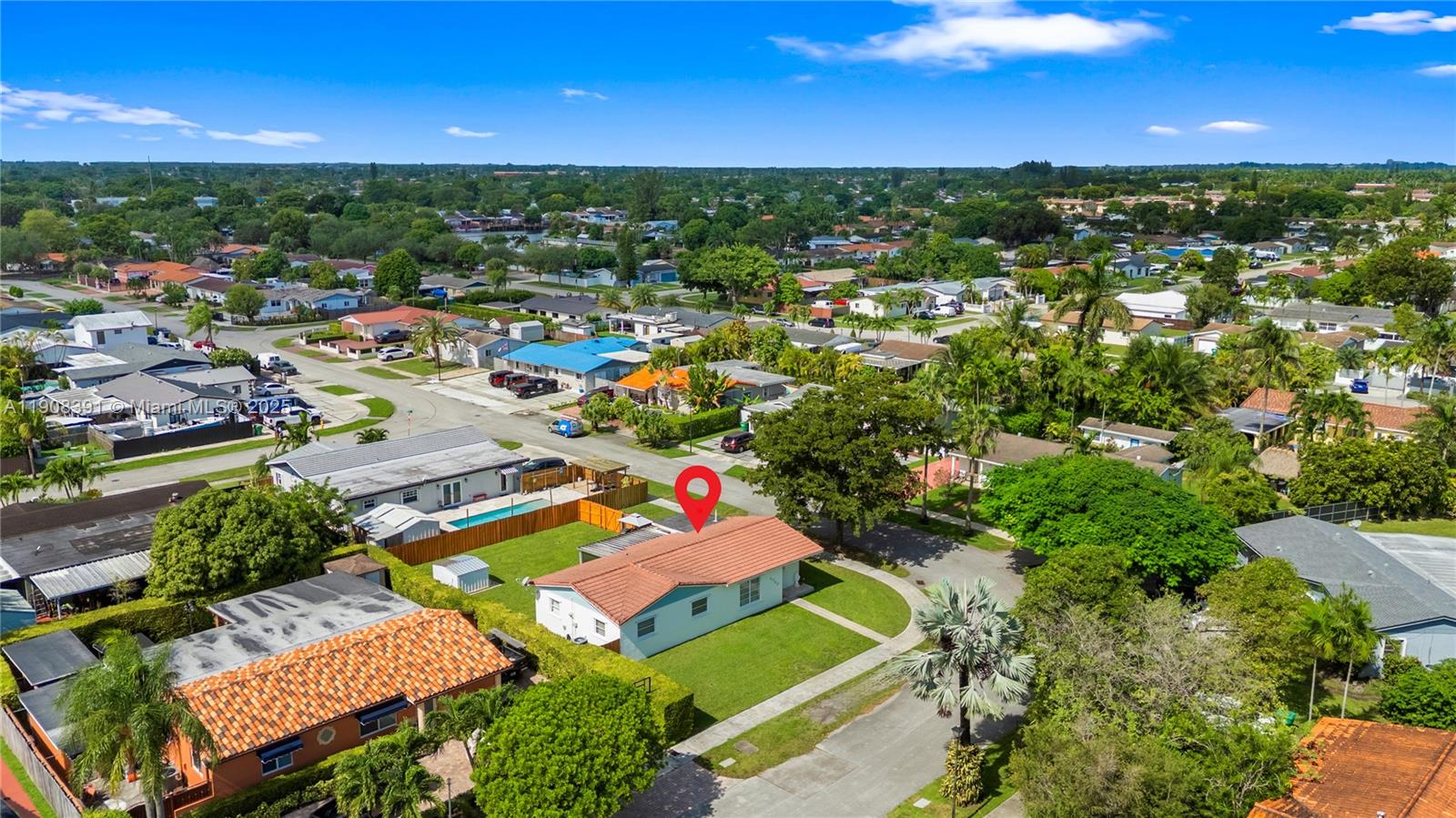 ROYALE GREEN SEC 2 - Residential