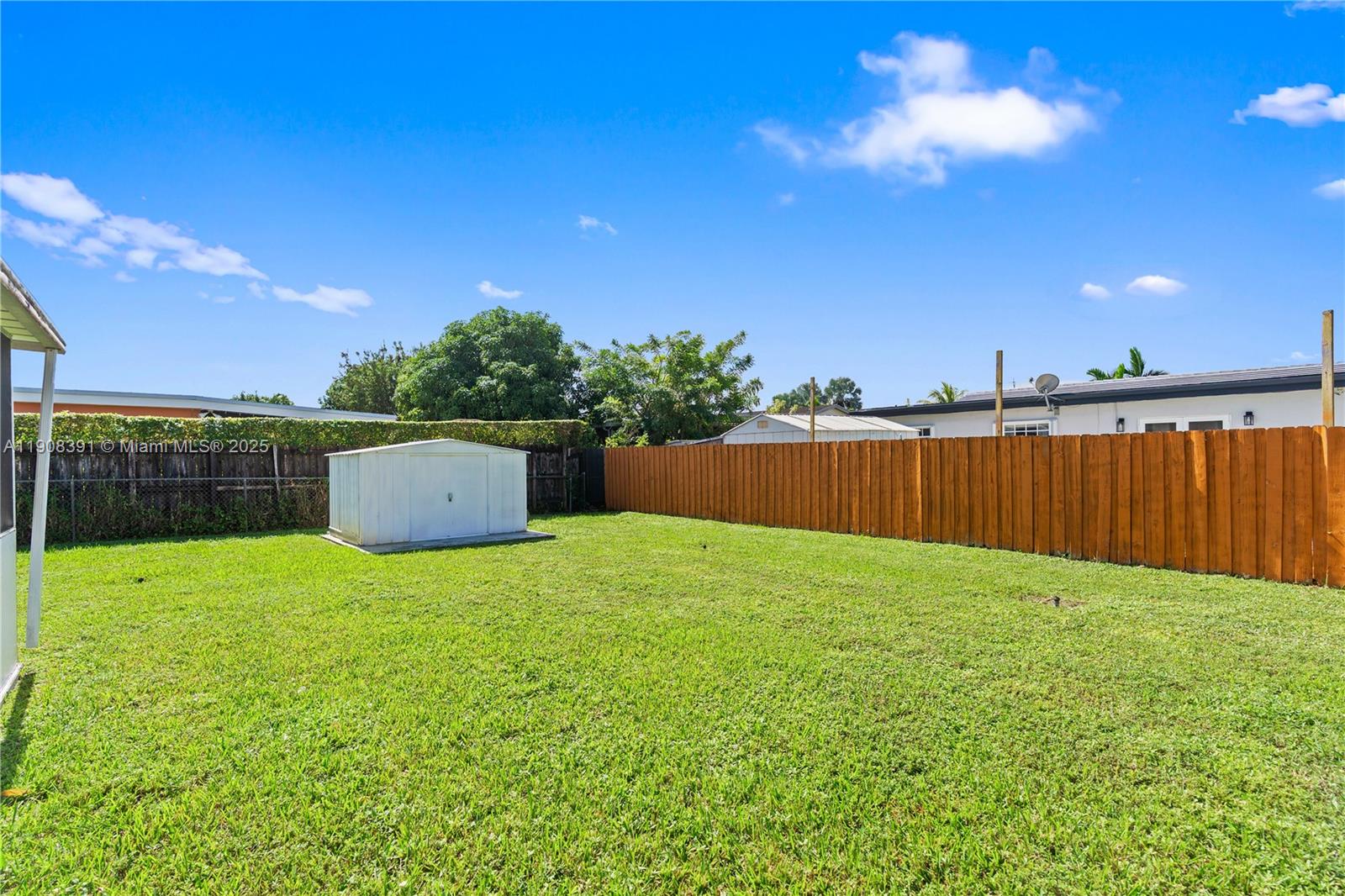 ROYALE GREEN SEC 2 - Residential