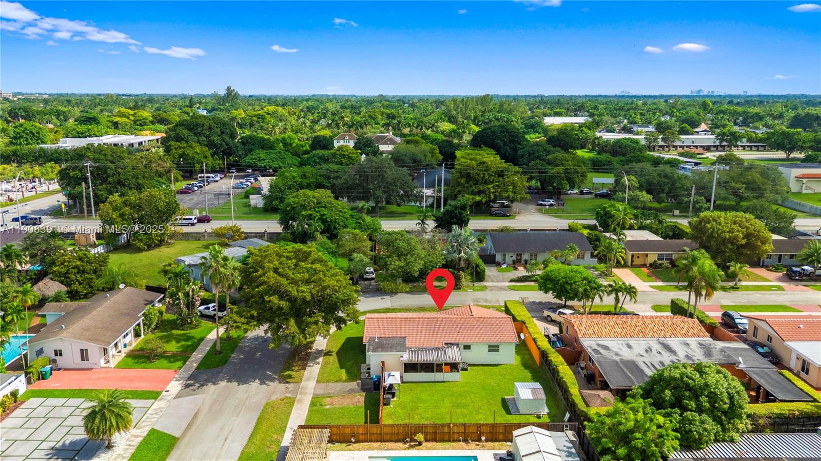 ROYALE GREEN SEC 2 - Residential