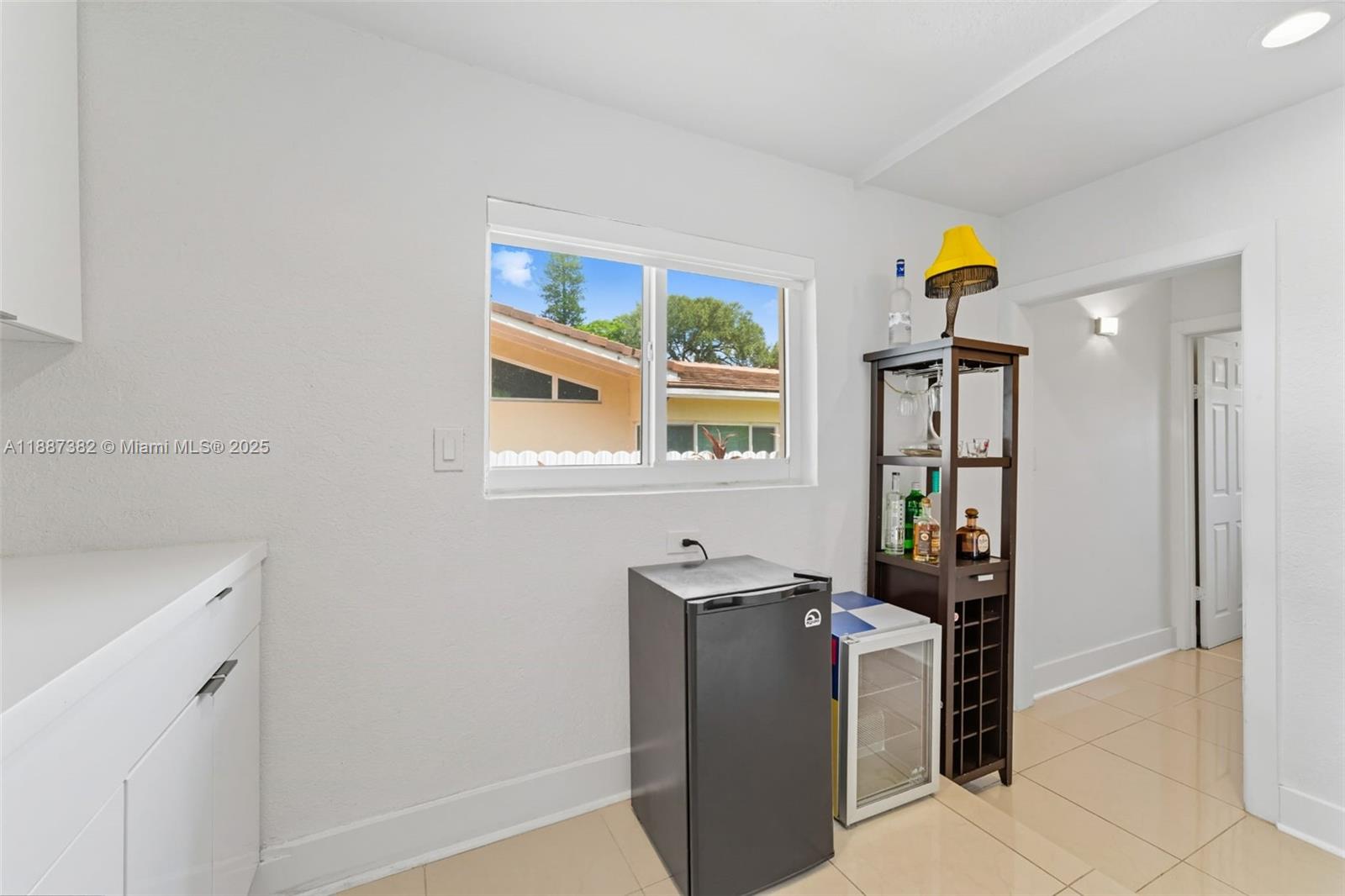 MIAMI SHORES SEC 1 AMD - Residential Lease