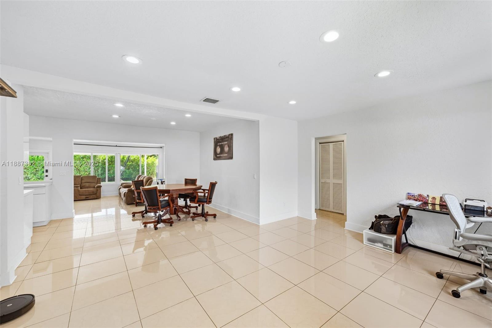 MIAMI SHORES SEC 1 AMD - Residential Lease