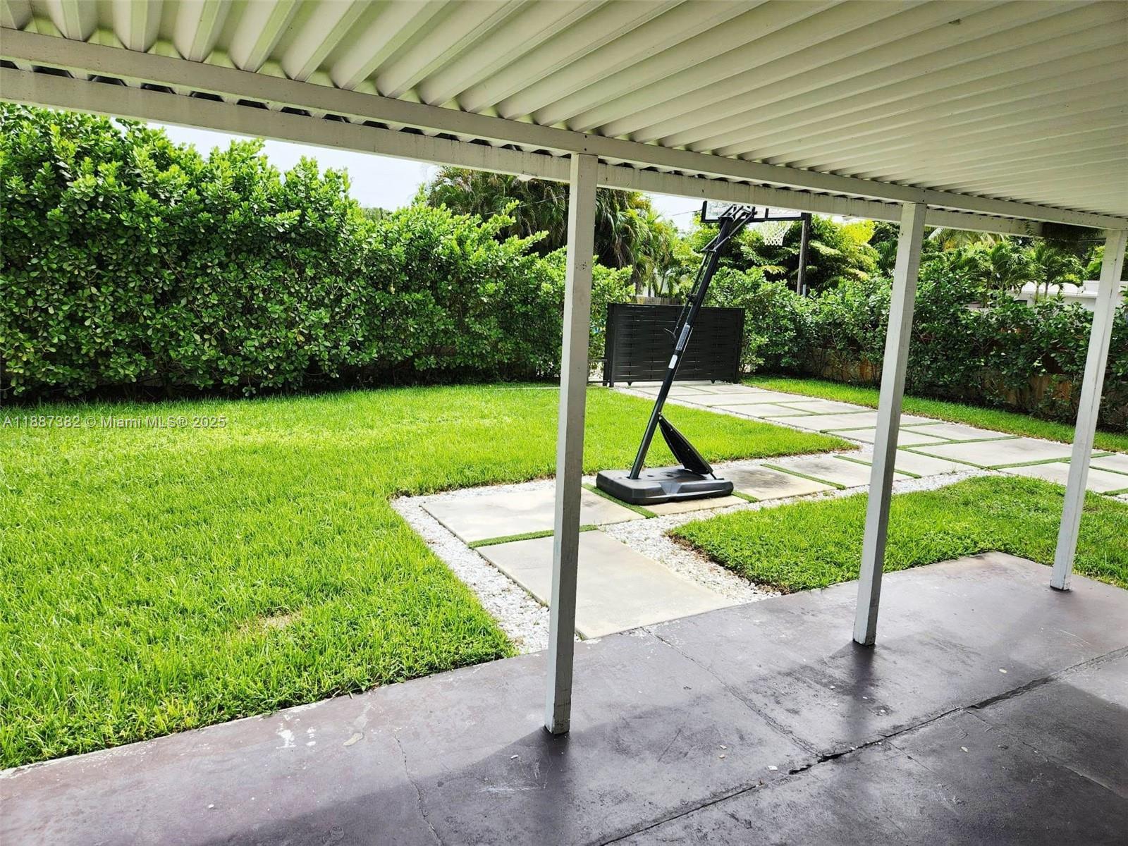 MIAMI SHORES SEC 1 AMD - Residential Lease