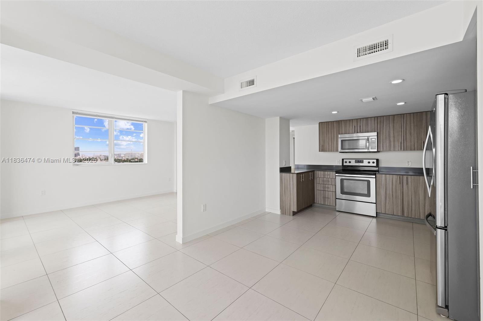 910 West Ave 1139