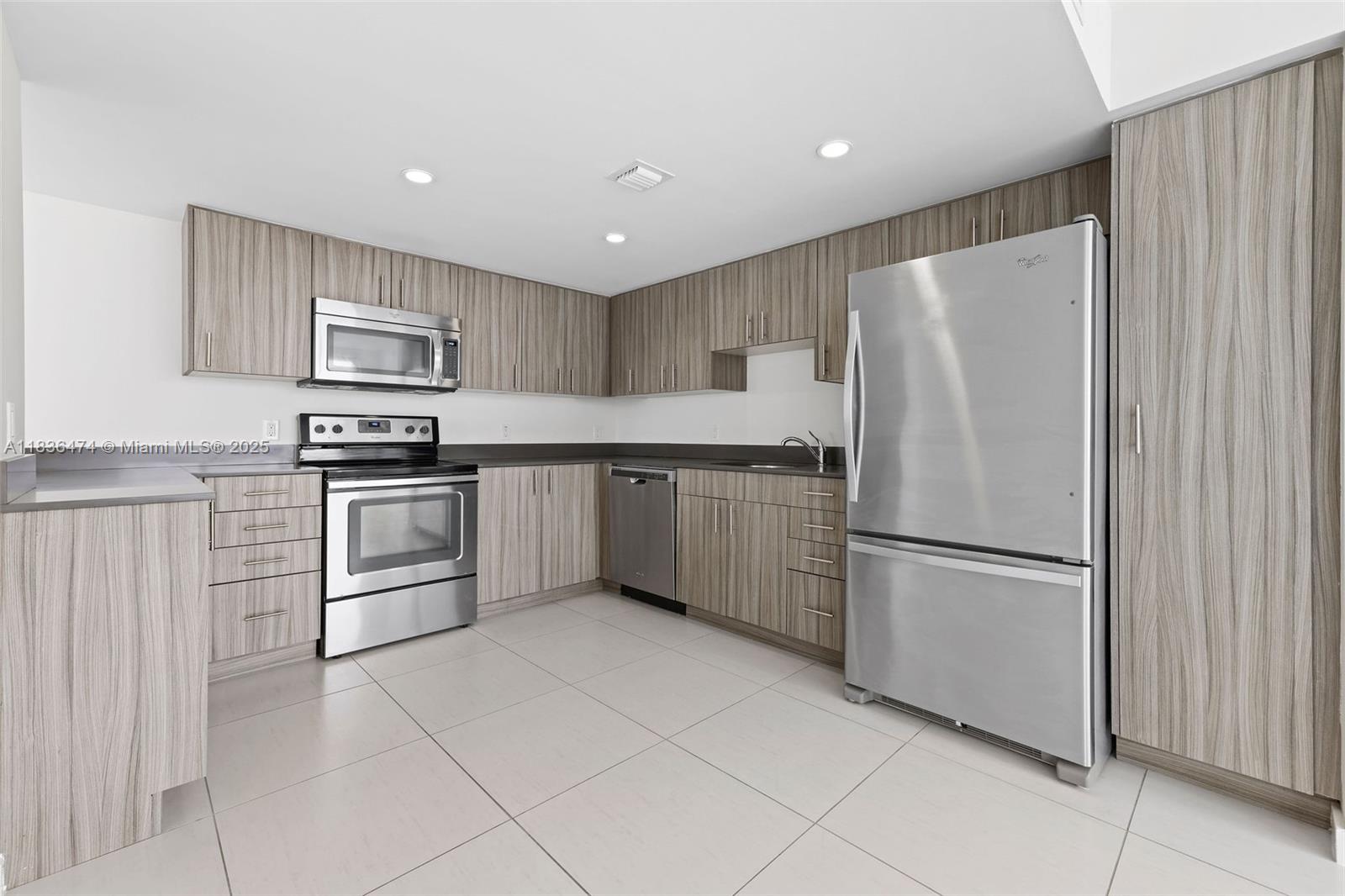 910 West Ave 1139
