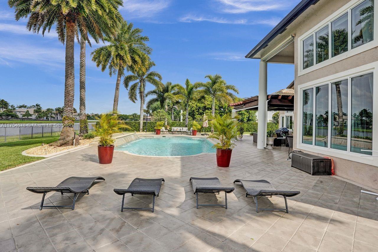 LONG LAKE RANCHES - Residential