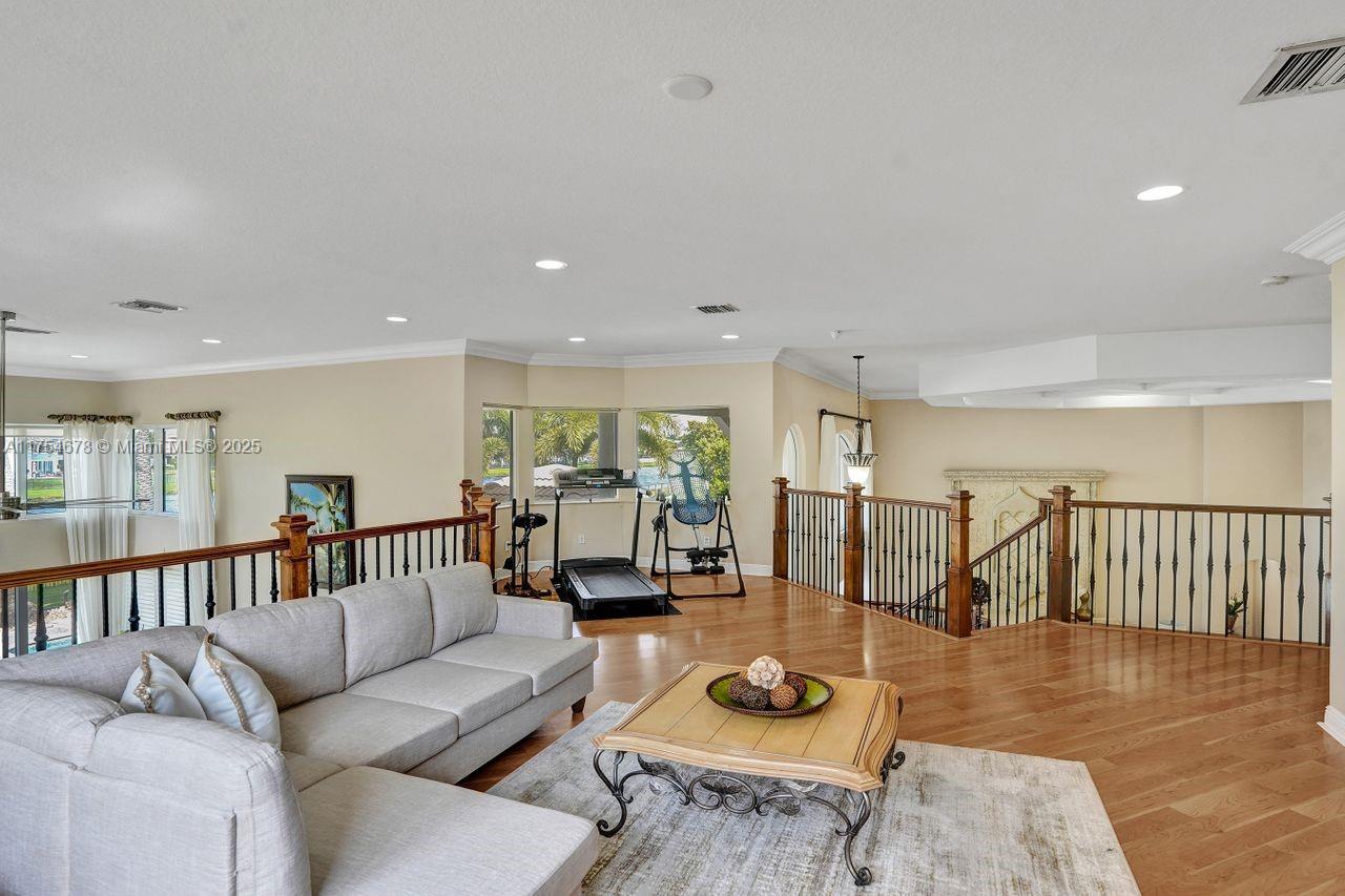 LONG LAKE RANCHES - Residential