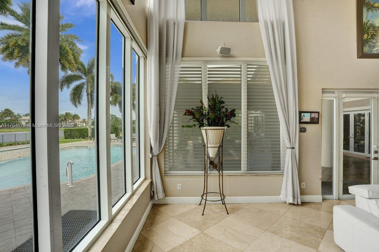 LONG LAKE RANCHES - Residential