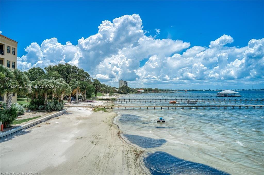 Majestic Cv - Residential