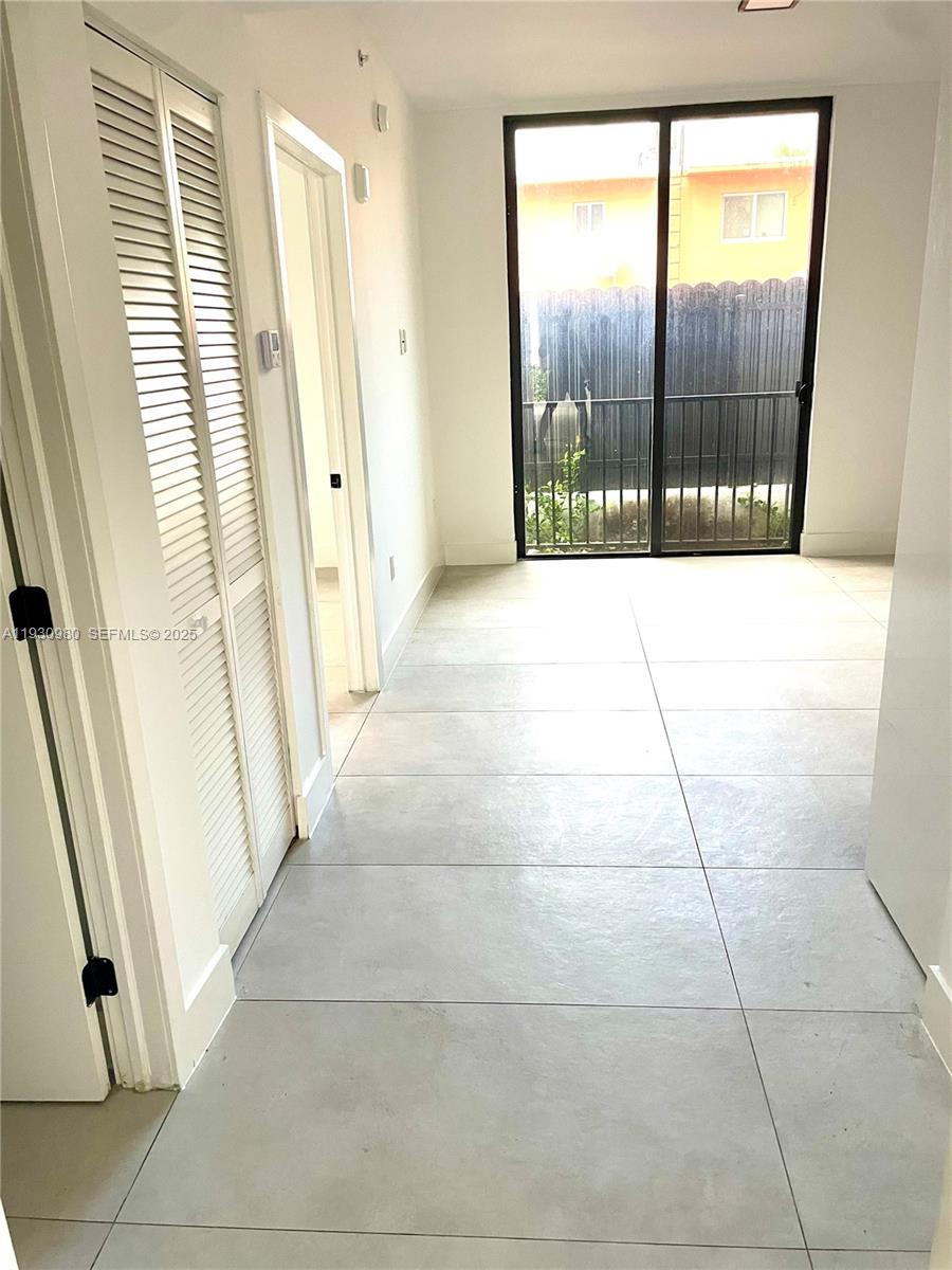 LAWRENCE ESTATE LAND CO - Residential Lease