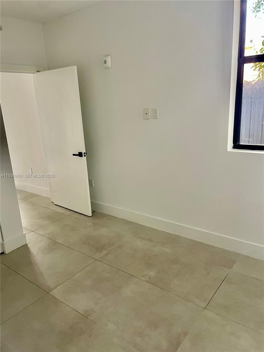 LAWRENCE ESTATE LAND CO - Residential Lease