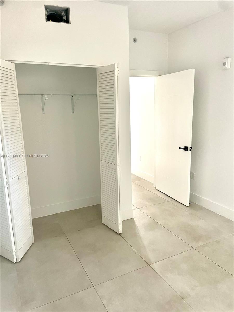 LAWRENCE ESTATE LAND CO - Residential Lease